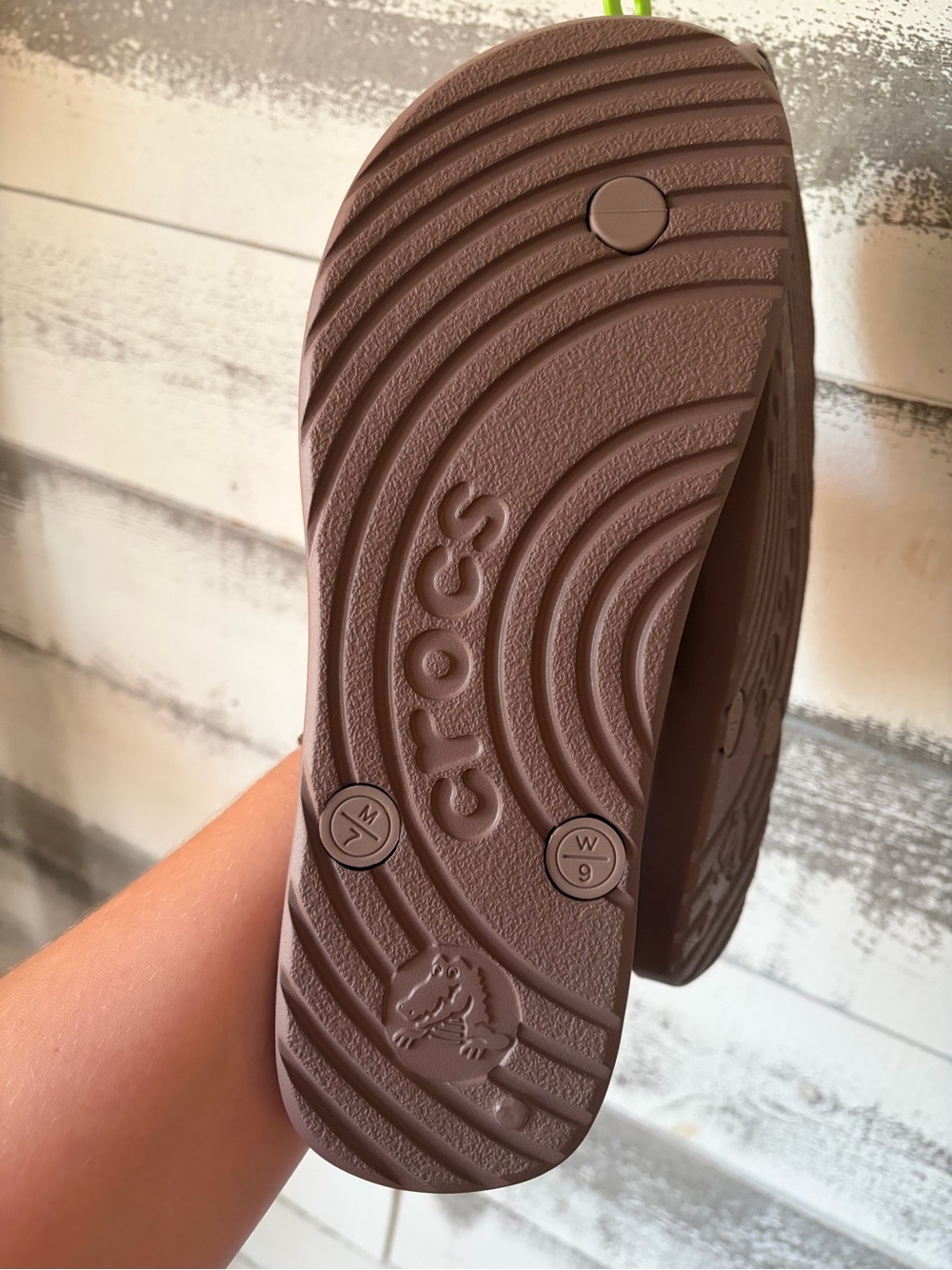 CROCS Flip Sandals in Dark Brown. Women’s 9, Men’s size 7 - Picture 3 of 5